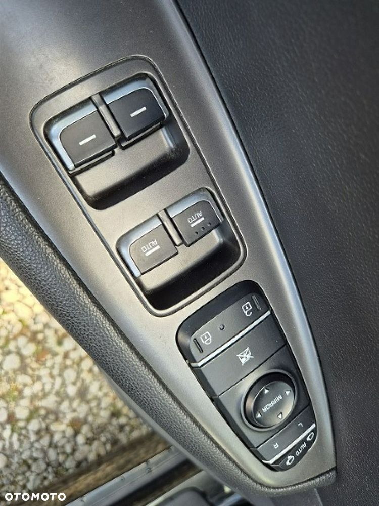 Kia Optima 2.0 L - 23