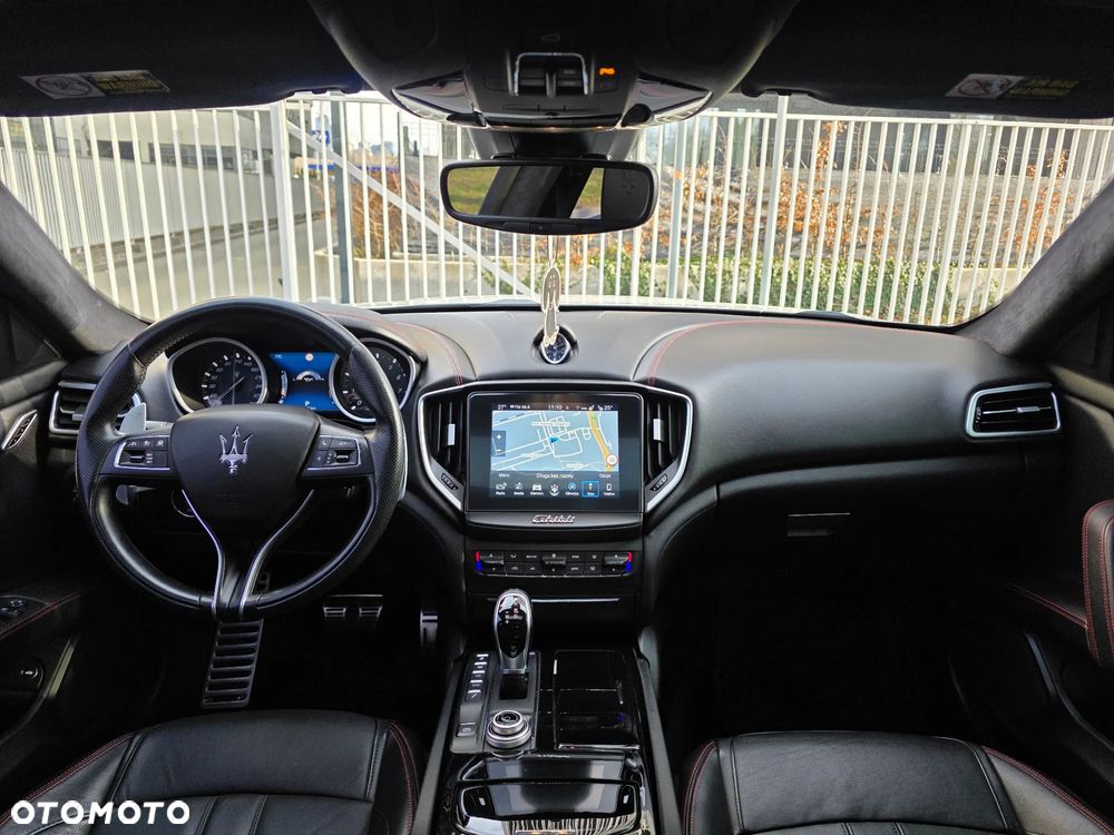 Maserati Ghibli S GranSport - 10