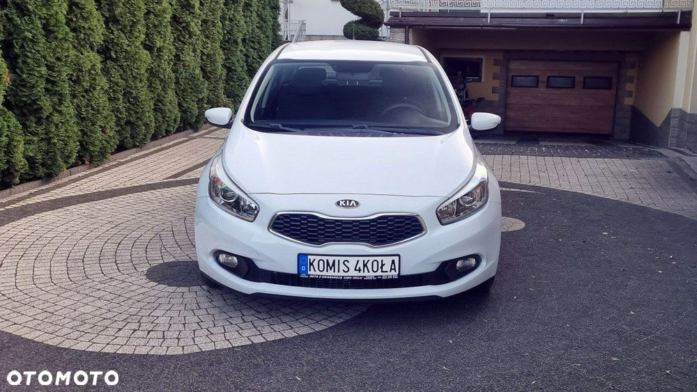 Kia Ceed - 9