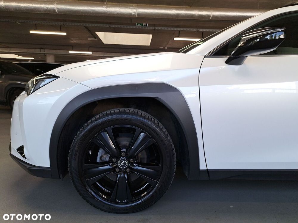 Lexus UX - 36