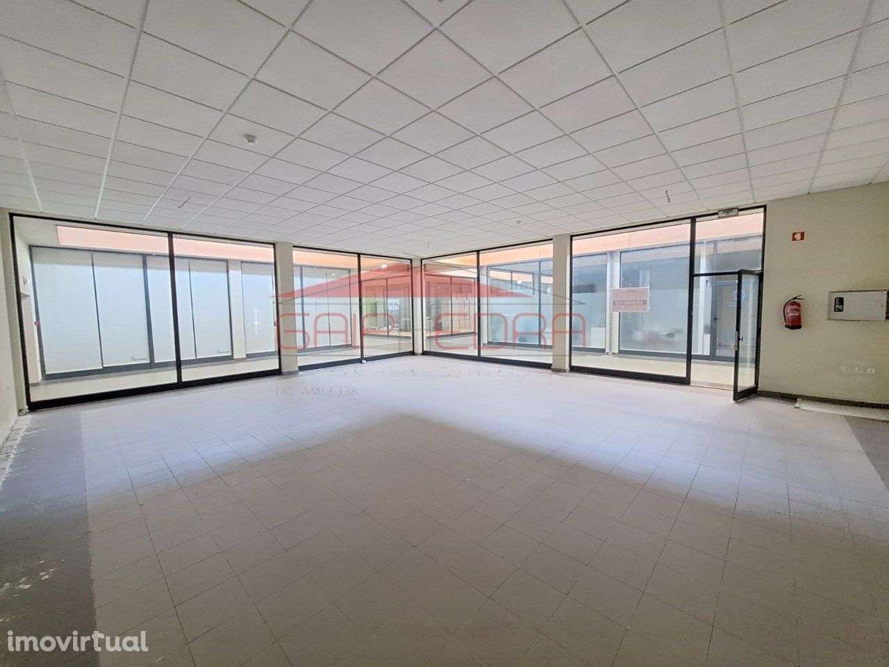 Loja 90 m2 centro comercial grossista Albergaria a Velha - Grande imagem: 3/12
