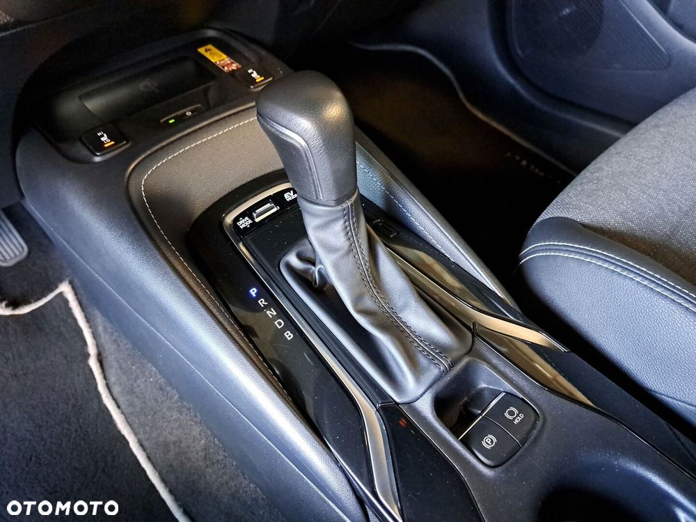 Toyota Corolla 1.8 Hybrid Style - 28