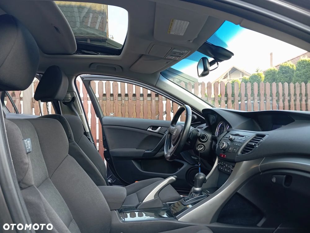 Honda Accord 2.0 Executive - 31