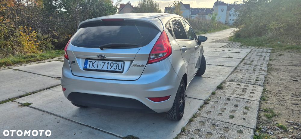 Ford Fiesta 2011 photo 4