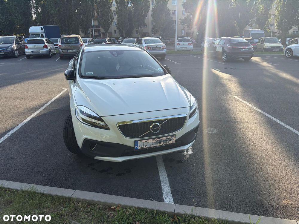 Volvo V40 Cross Country - 1