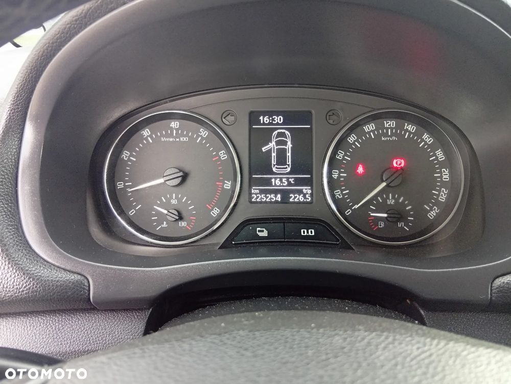 Skoda Roomster 1.4 16V Comfort - 14