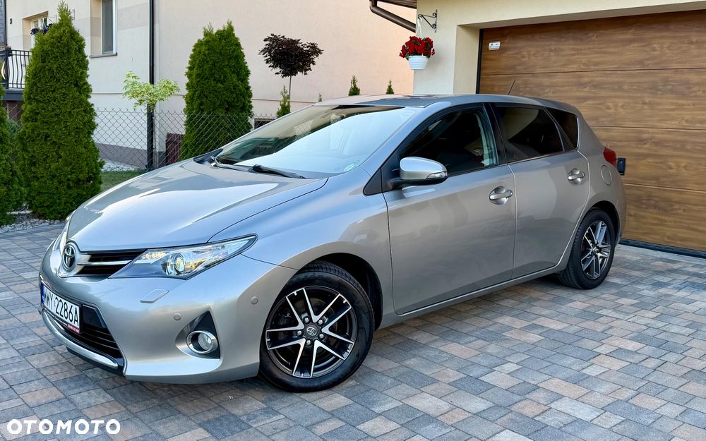 Toyota Auris 1.6 Premium Start - 1