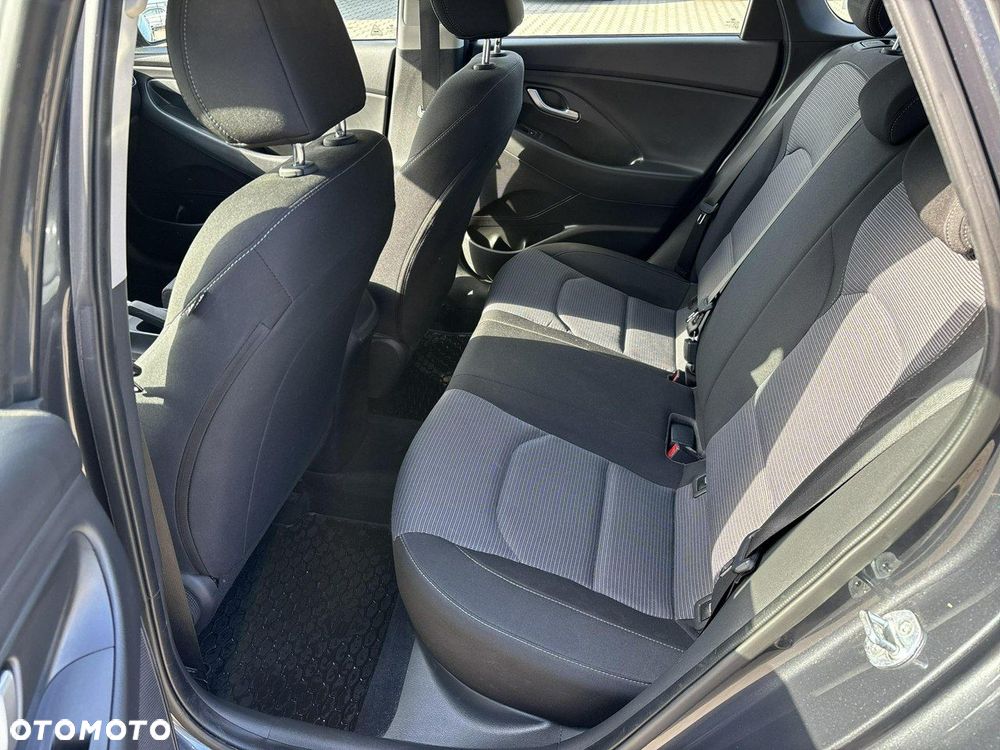 Hyundai i30 1.5 DPI Classic + - 12