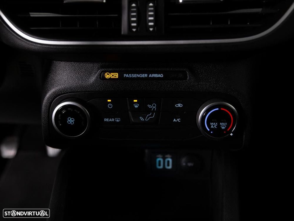 Ford Focus SW 1.5 TDCi EcoBlue Connected - 18