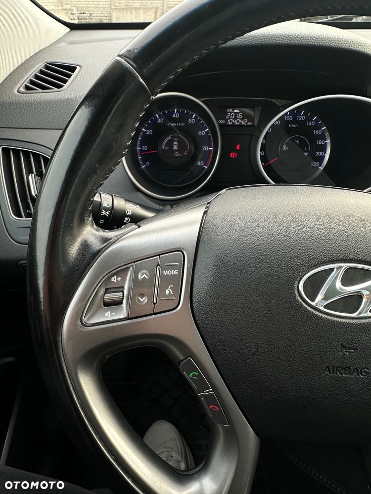 Hyundai ix35 1.6 2WD Fifa World Cup Edition - 16