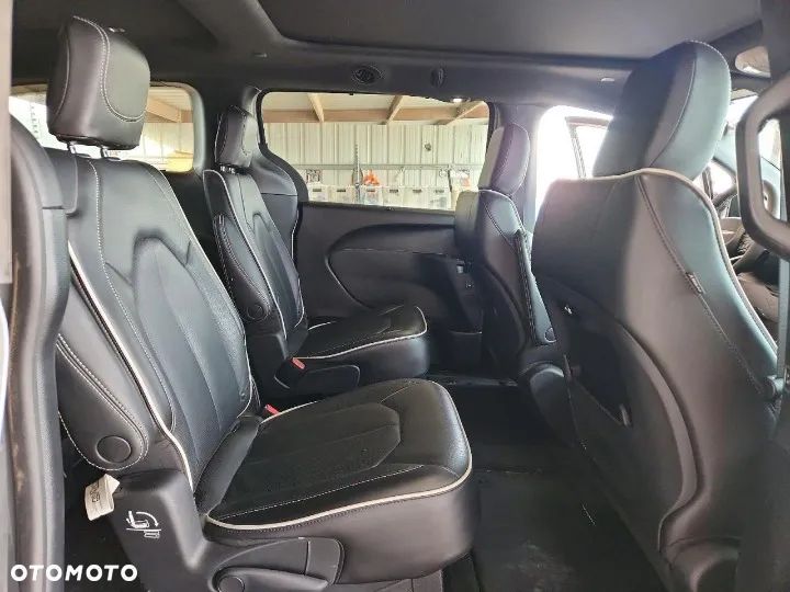Chrysler Pacifica - 10