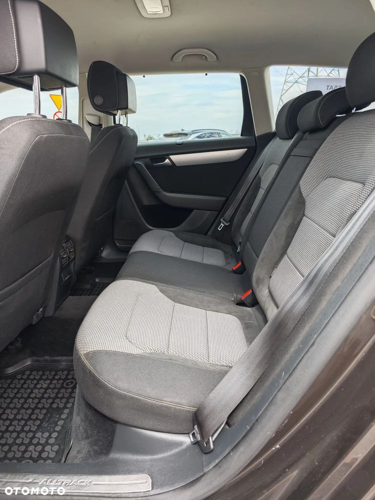 Volkswagen Passat 2.0 TDI Comfortline DSG - 24