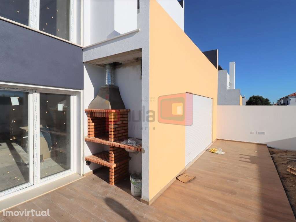 MORADIA NOVA - PEGÕES - Grande imagem: 4/26