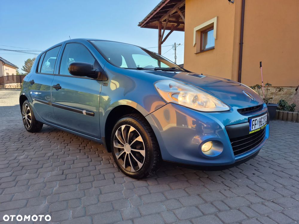 Renault Clio 1.2 16V Alize - 2
