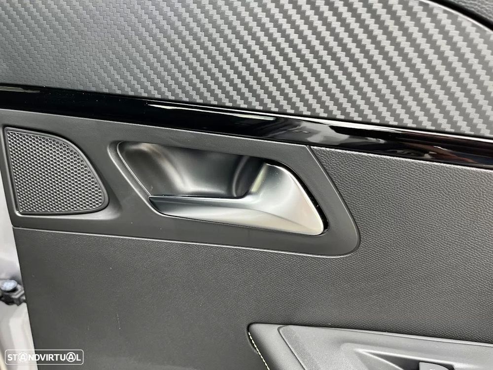 Peugeot e-2008 50 kWh GT - 42