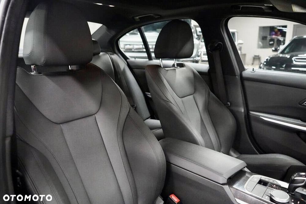 BMW Seria 3 - 24