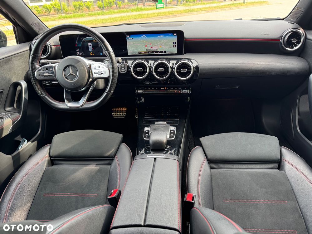 Mercedes-Benz Klasa A 180 d AMG Line 7G-DCT - 11