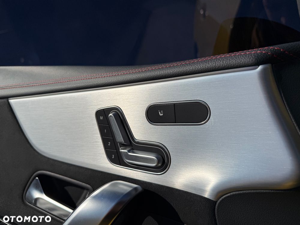 Mercedes-Benz CLA - 25