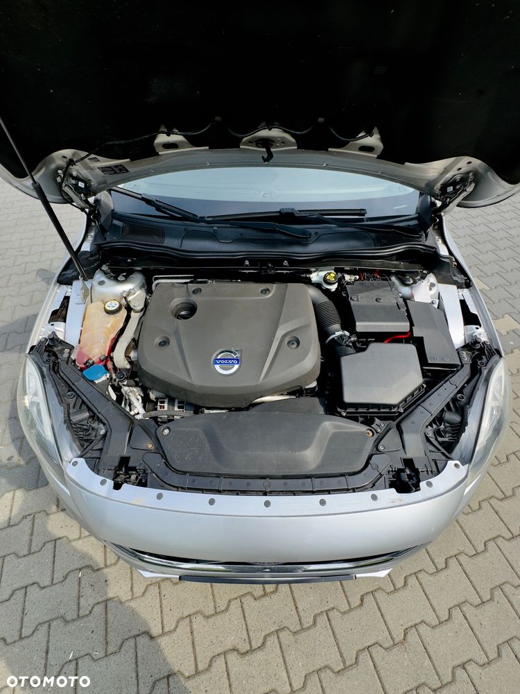 Volvo V40 - 25