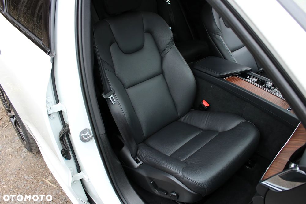 Volvo XC 60 B5 B AWD Geartronic RDesign - 24