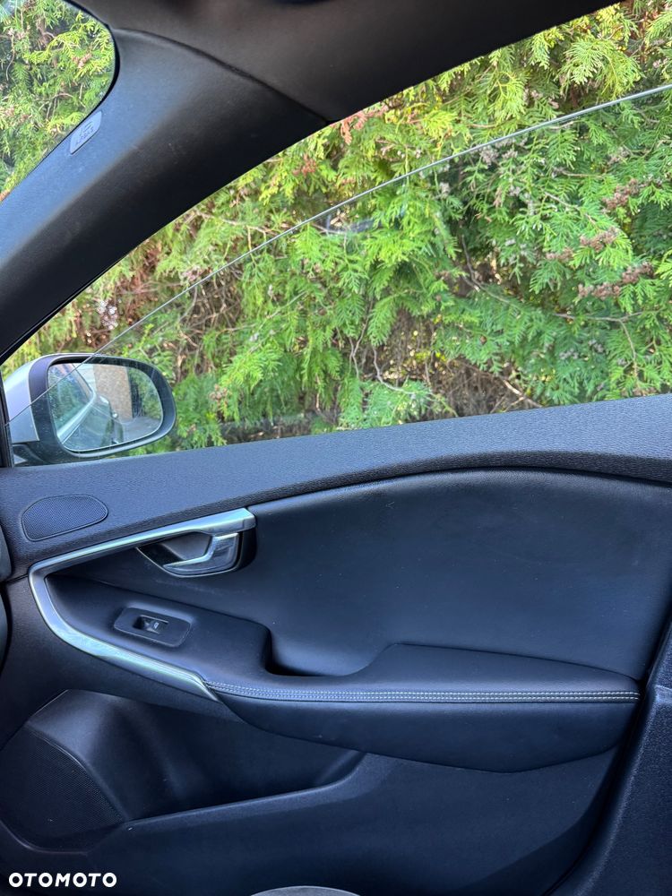 Volvo V40 D2 Drive-E R-Design Momentum - 14