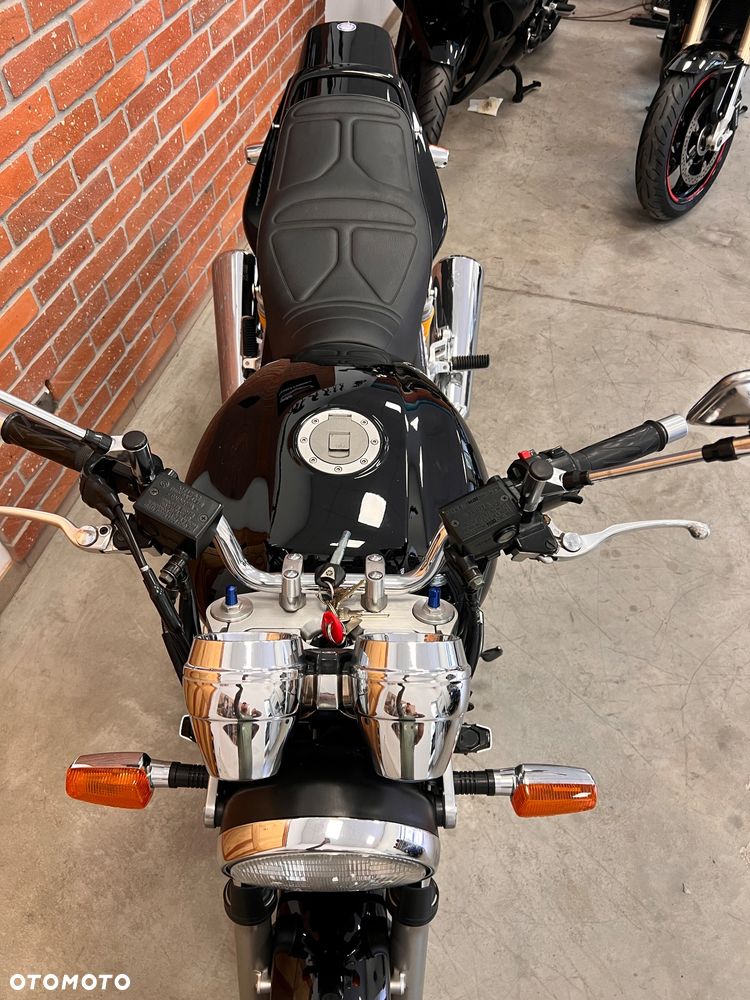 Yamaha XJR - 24