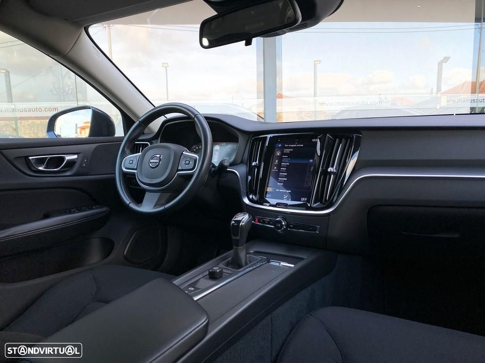 Volvo V60 2.0 D3 Momentum - 16