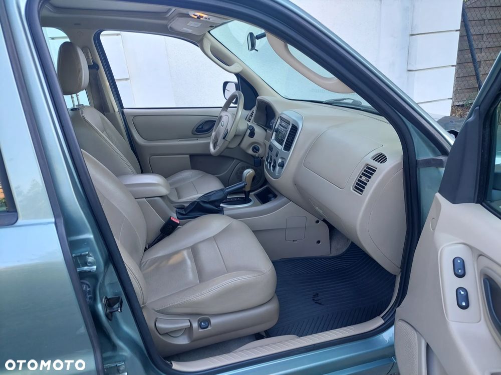 Ford Maverick 3.0 V6 Limited - 12