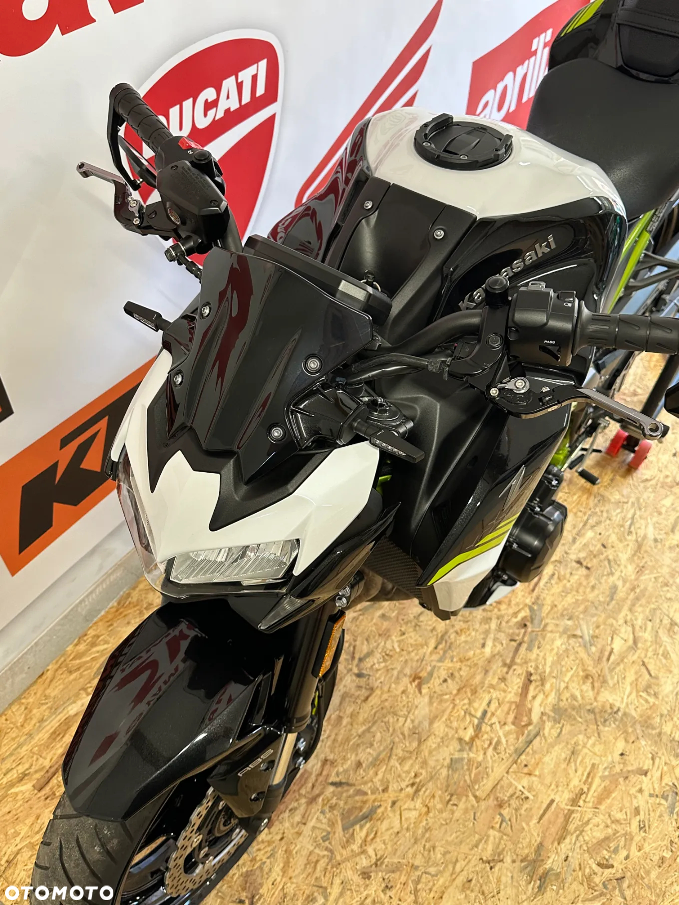 Kawasaki ZR - 4
