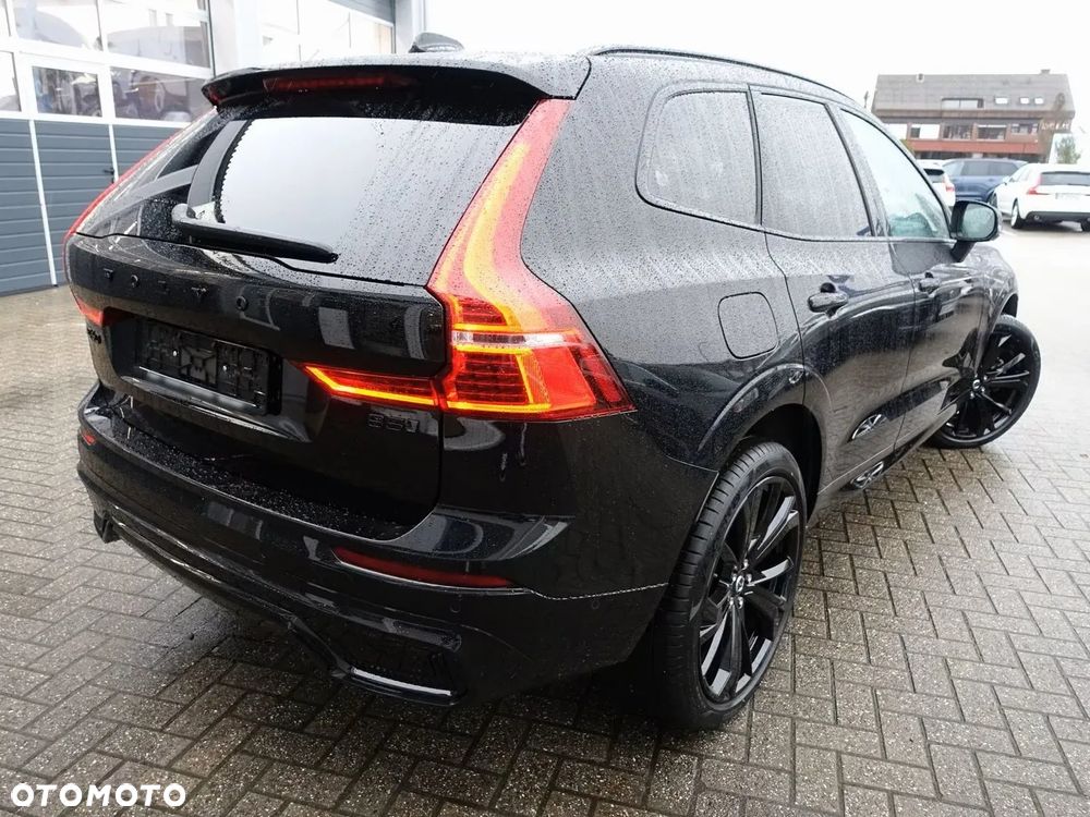 Volvo XC 60 B5 B AWD Plus Black Edition - 5