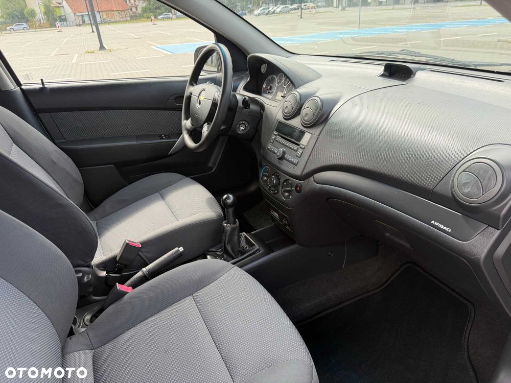 Chevrolet Aveo - 9