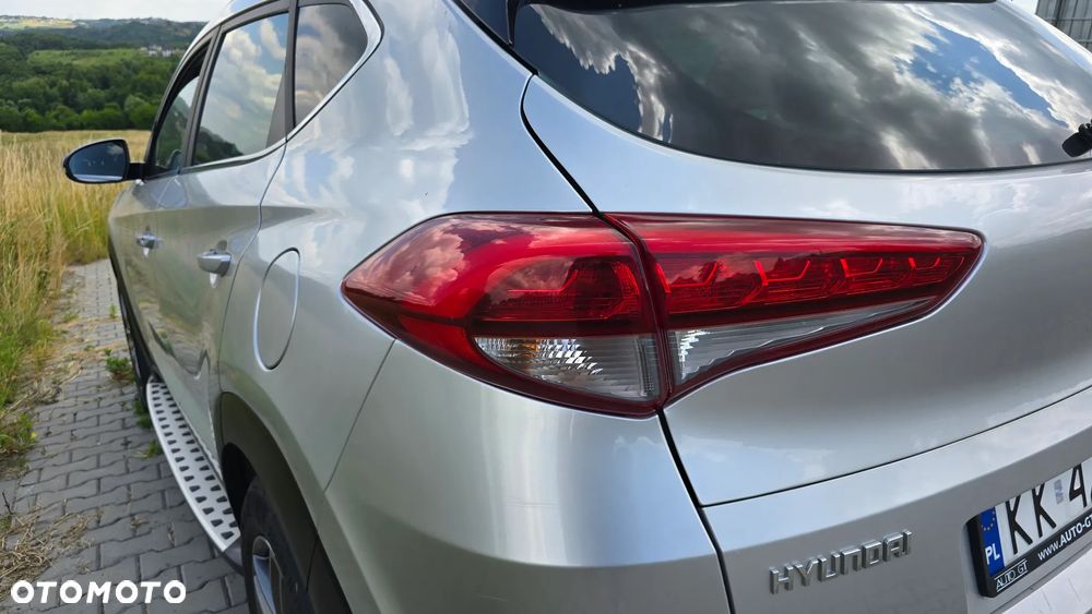 Hyundai Tucson 1.7 CRDI BlueDrive Style 2WD - 21