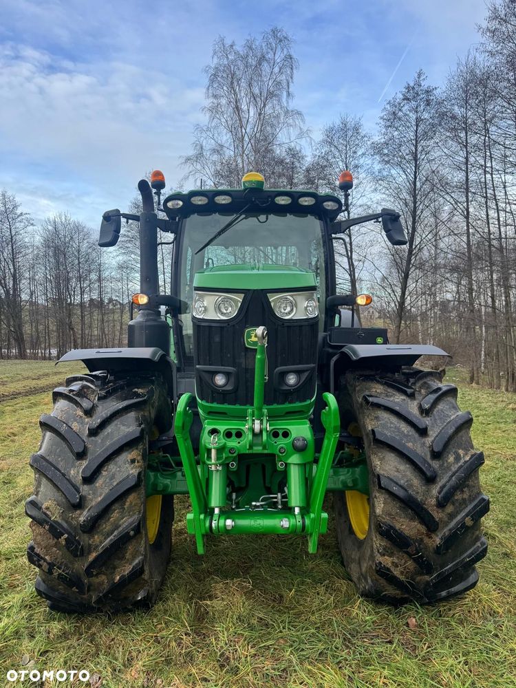 John Deere 6215R - 3