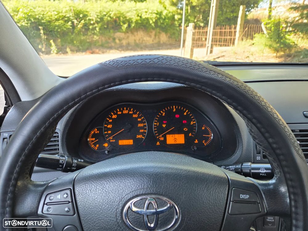 Toyota Avensis SD 2.2 D-4D Sol - 5