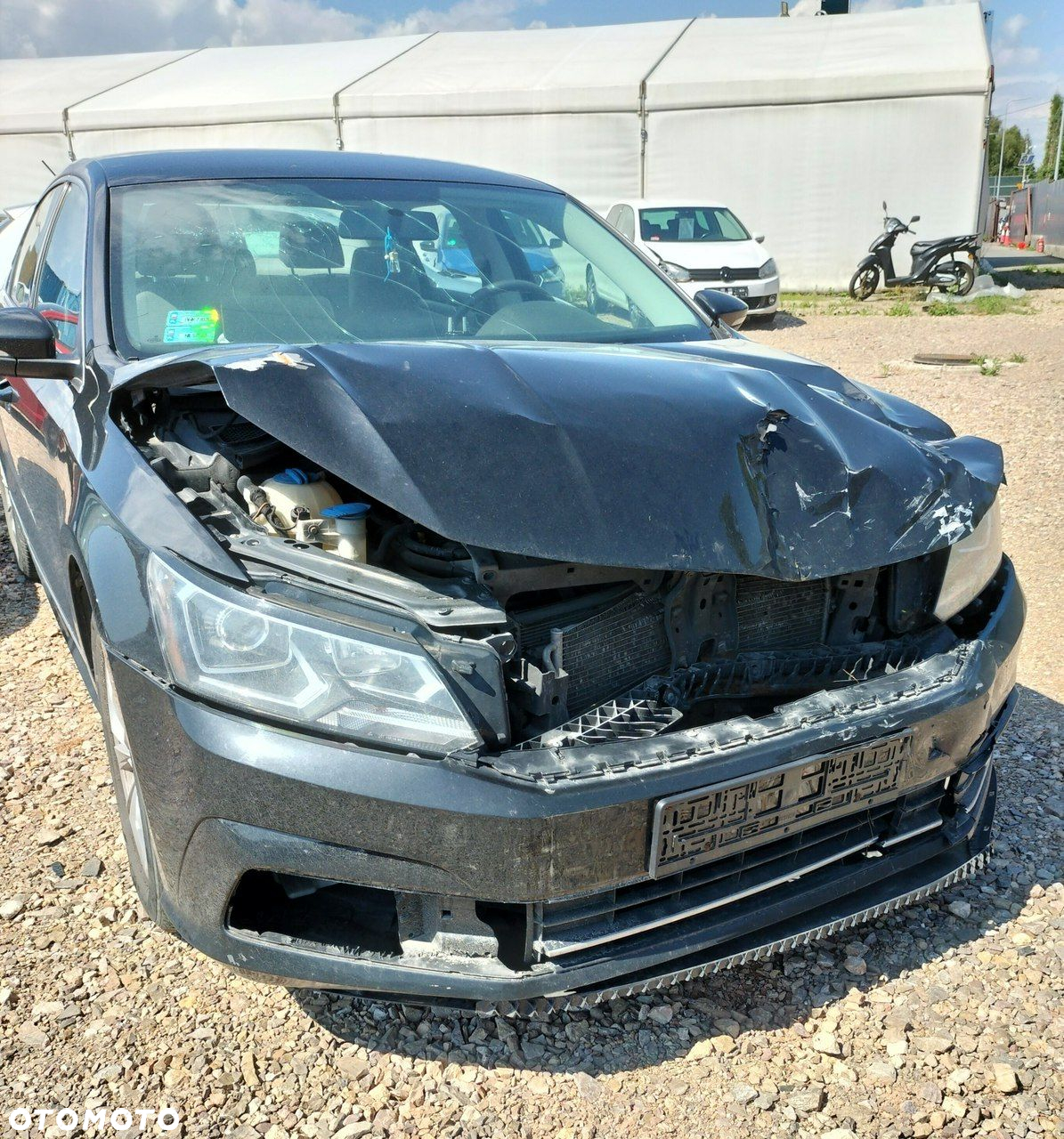 Volkswagen Passat - 2