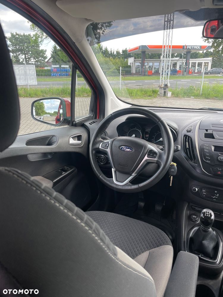 Ford Tourneo Courier - 16