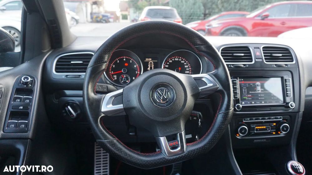 Volkswagen Golf 2.0 GTI - 16