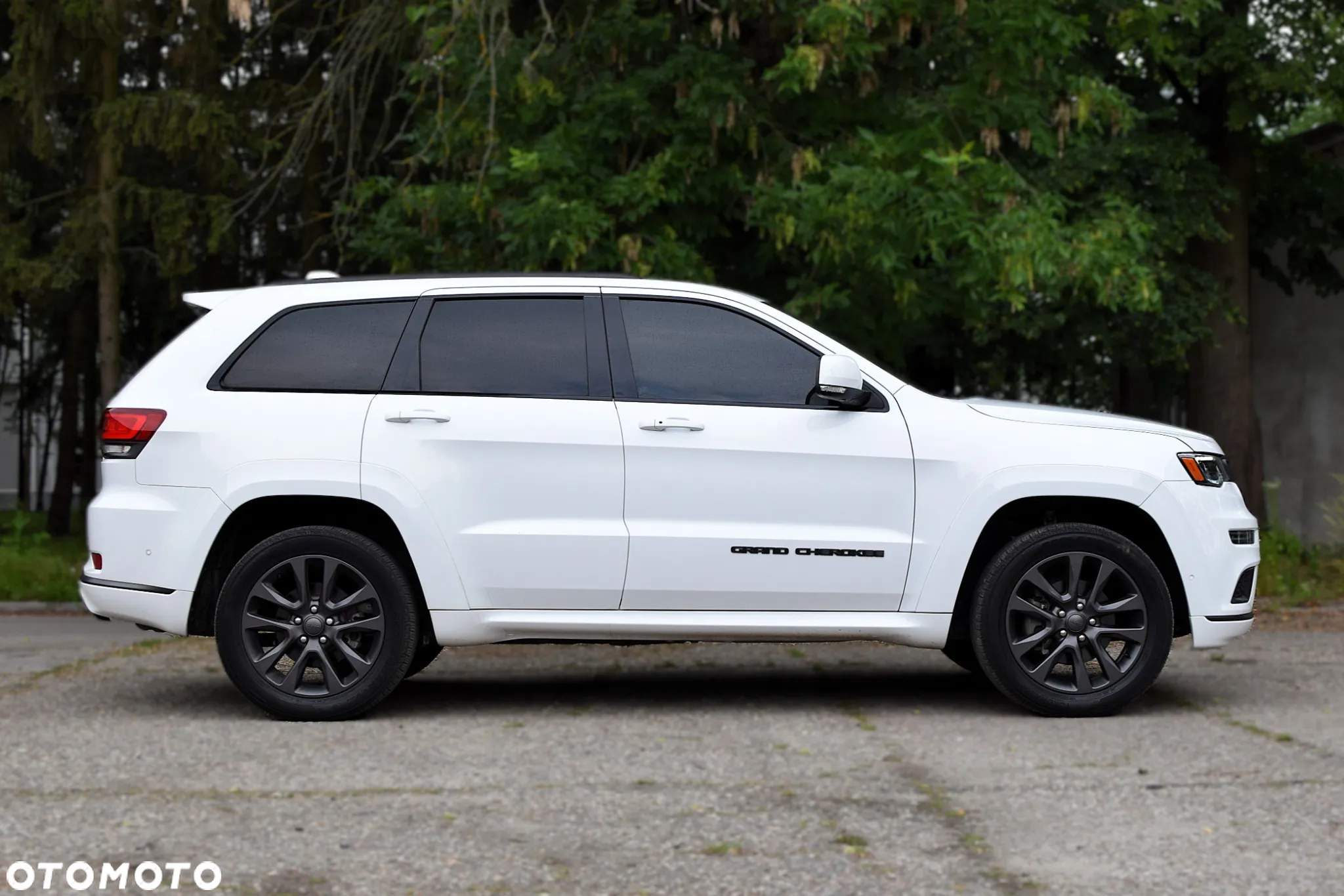 Jeep Grand Cherokee - 11
