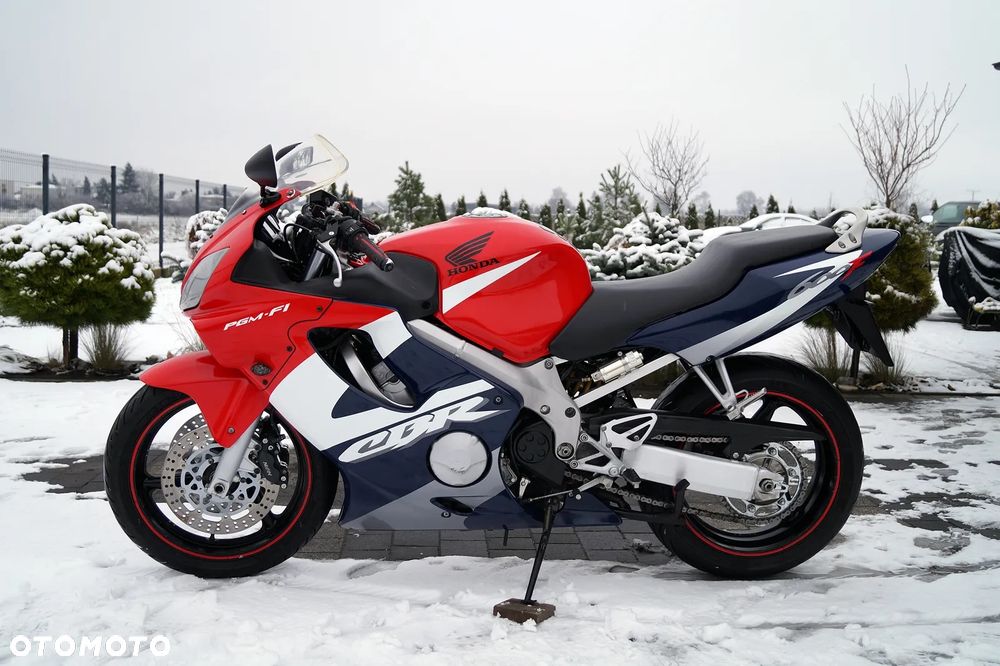 Honda CBR - 7