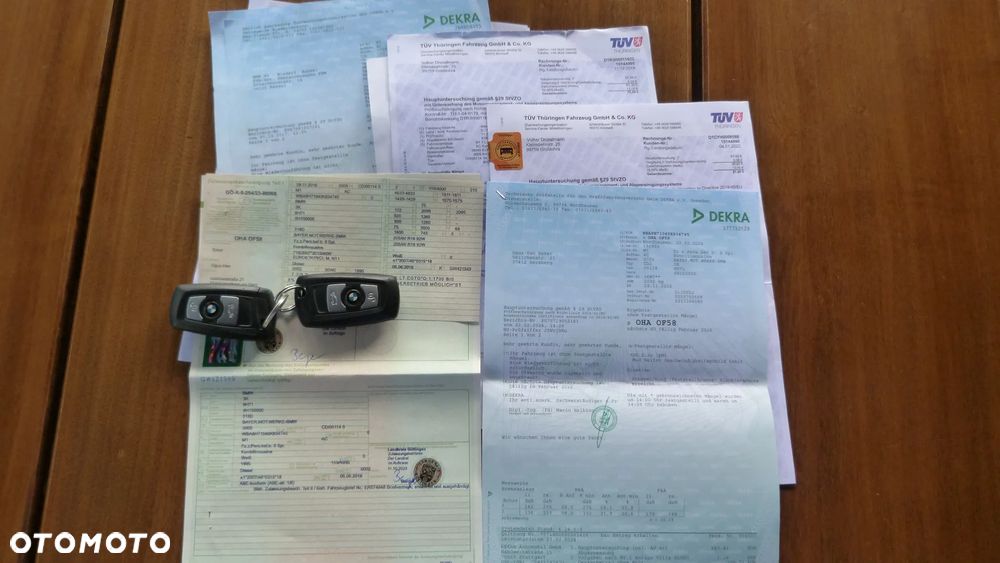 BMW Seria 3 318d Touring Sport Line - 39