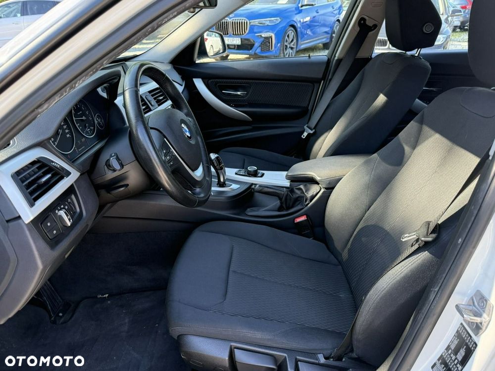 BMW Seria 3 318i GPF - 15