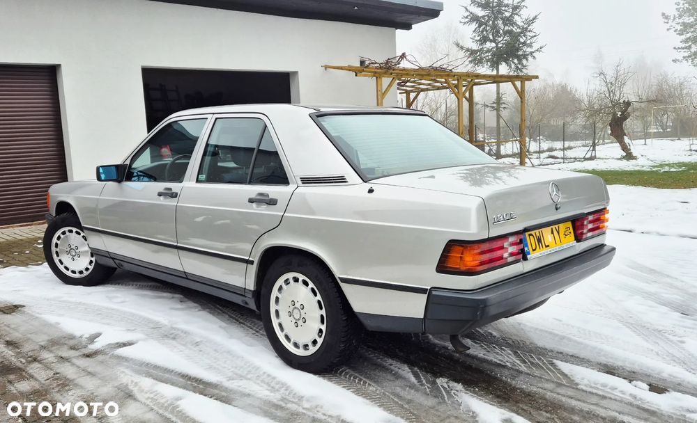 Mercedes-Benz W201 (190) - 4