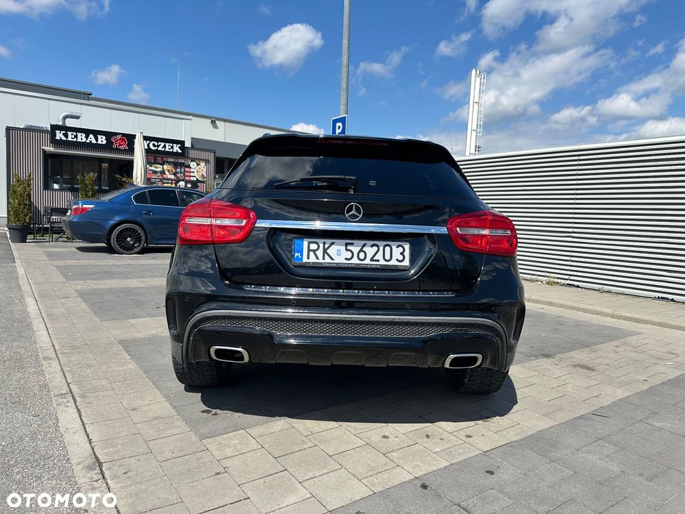 Mercedes-Benz GLA 250 4-Matic - 9