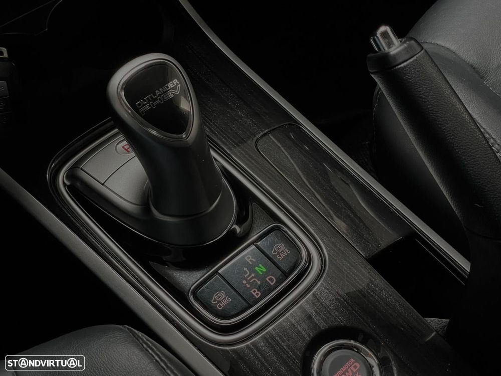 Mitsubishi Outlander 2.0 Intense Navi - 28