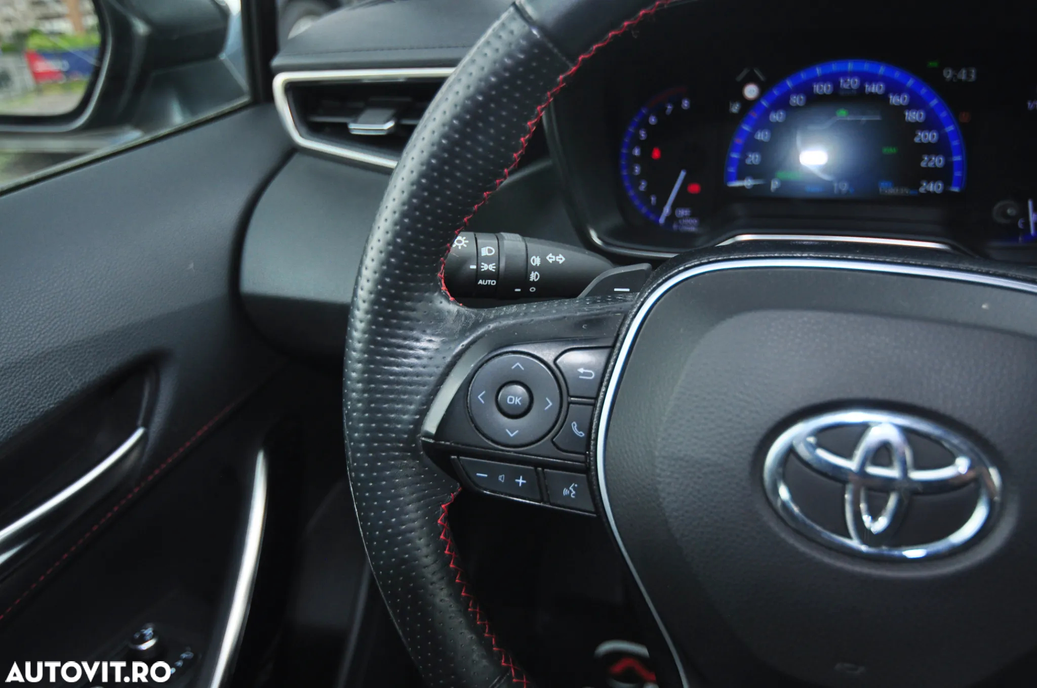 Toyota Corolla 2.0 Hybrid GR Sport - 24