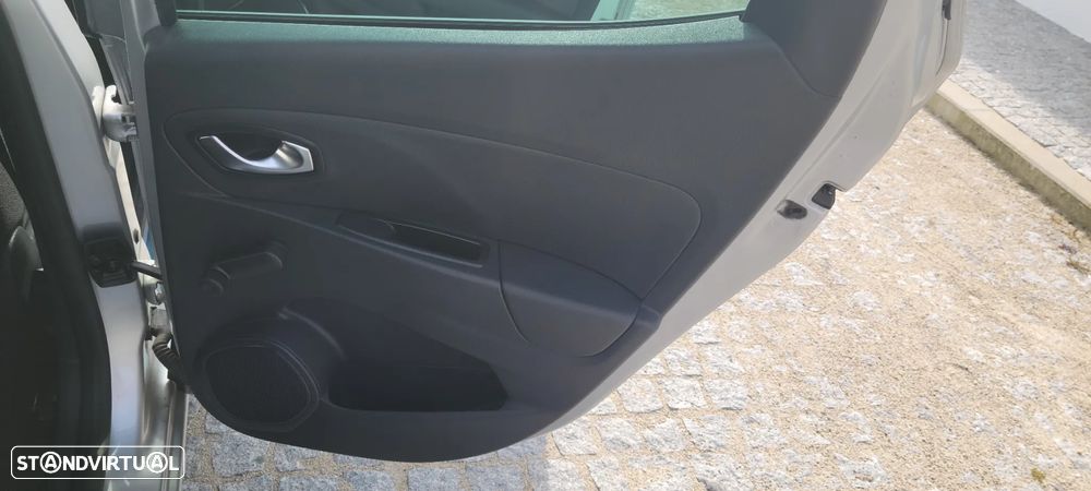 Renault Clio 1.5 dCi Limited EDition - 17