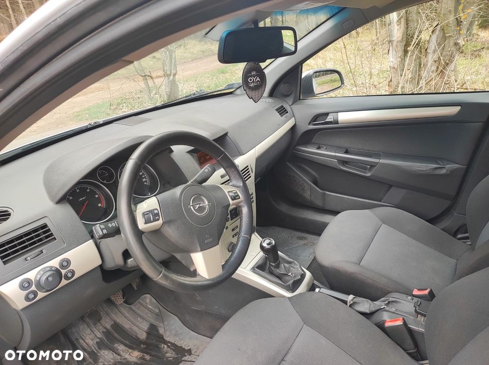 Opel Astra 1.9 CDTI - 9