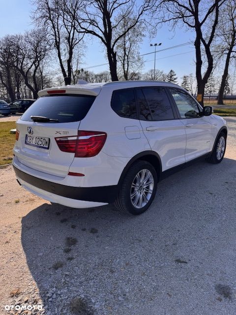 BMW X3 xDrive28i Sport-Aut - 3