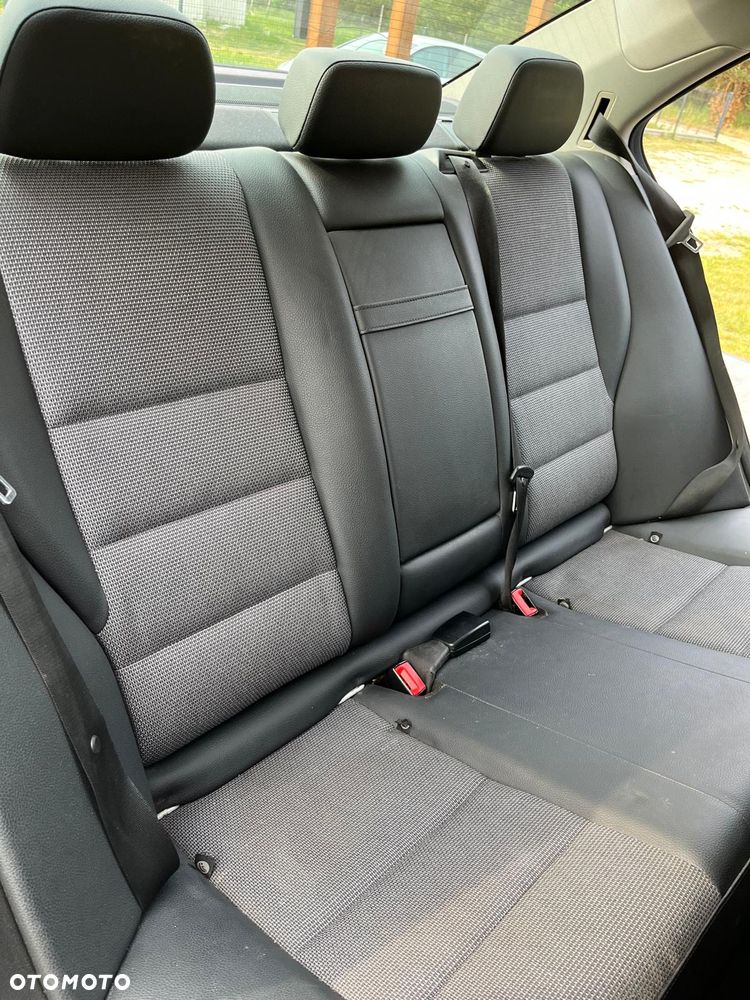 Mercedes-Benz Klasa C 180 K BlueEff Avantgarde - 15