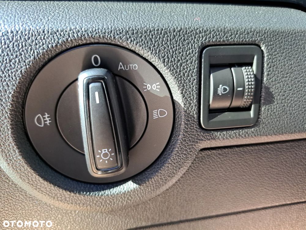 Volkswagen T-Cross - 24
